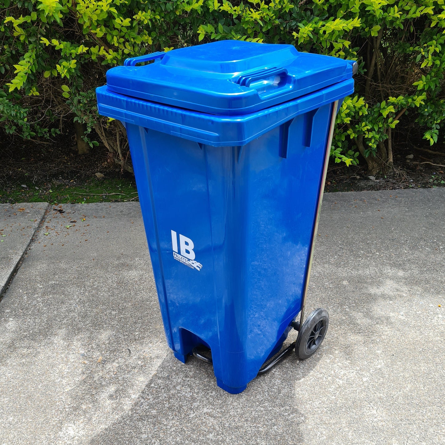 240 Litre Wheelie Bin With Foot Pedal