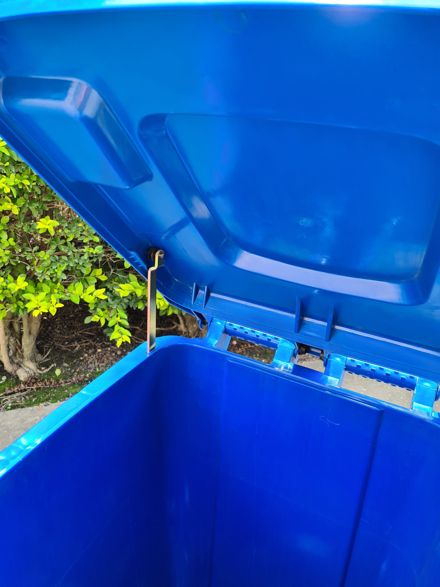 240 Litre Wheelie Bin With Foot Pedal